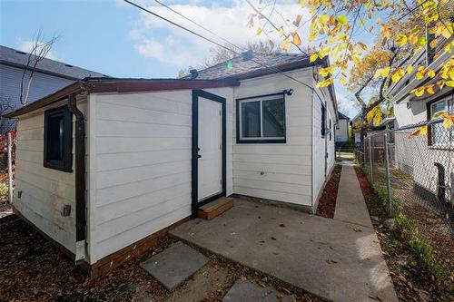 395 St Johns Ave, Winnipeg, MB 