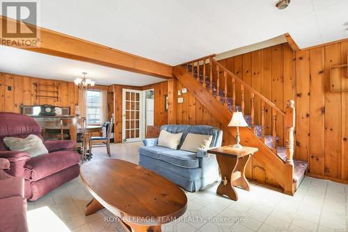 2692 Dunrobin Road, Ottawa, ON - Indoor Photo Showing Living Room