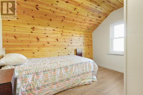 2692 Dunrobin Road, Ottawa, ON - Indoor Photo Showing Bedroom