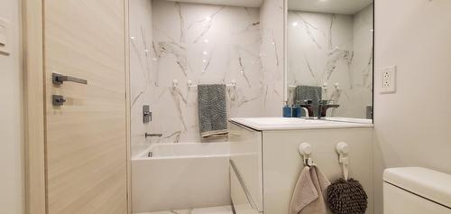 Bathroom - 2309-1400 Boul. René-Lévesque O., Montréal (Ville-Marie), QC - Indoor Photo Showing Bathroom