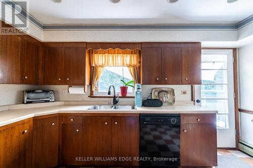 458 Elwood Road, Burlington, ON - Indoor Photo Showing Kitchen With Double Sink