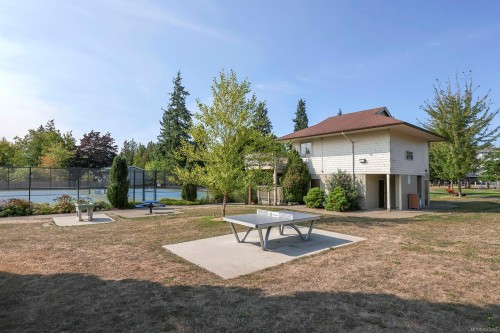 16-1646 Balmoral Ave, Comox, BC - Outdoor