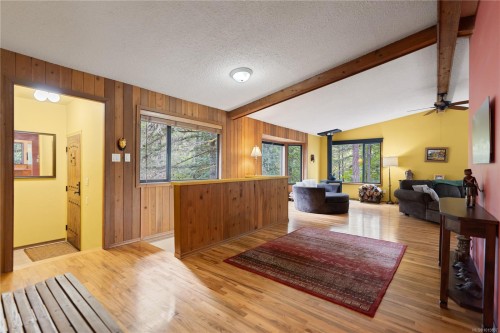 100 Viaduct Ave West, Saanich, BC 