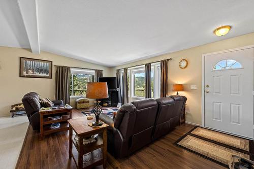 116 Coldwater Road, Merritt, BC - Indoor Photo Showing Living Room