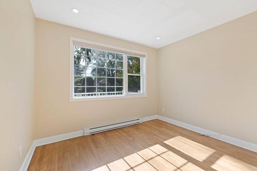 Living room - 10183 Av. Merritt, Montréal (Ahuntsic-Cartierville), QC - Indoor Photo Showing Other Room