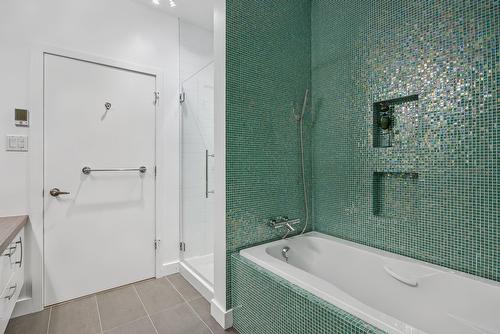 Salle de bains - 405-2120 Rue Du Colisée, Longueuil (Le Vieux-Longueuil), QC - Indoor Photo Showing Bathroom