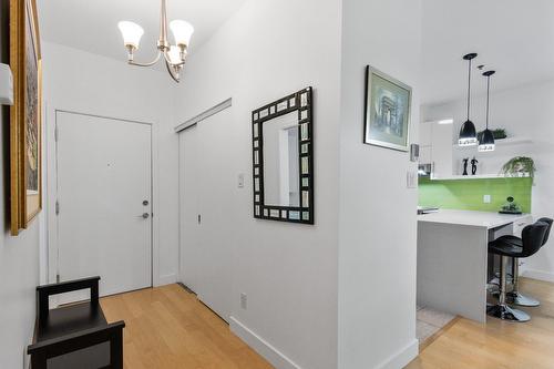 Hall d'entrée/Vestibule - 405-2120 Rue Du Colisée, Longueuil (Le Vieux-Longueuil), QC - Indoor Photo Showing Other Room