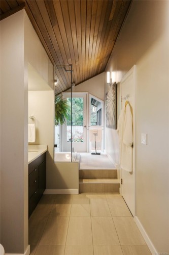 9600 Ardmore Dr, North Saanich, BC 