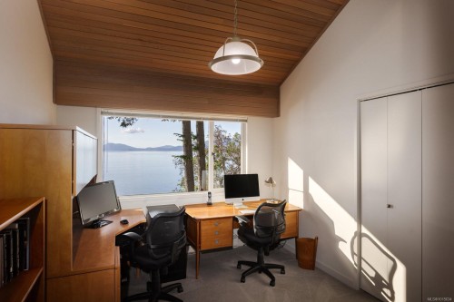 9600 Ardmore Dr, North Saanich, BC 