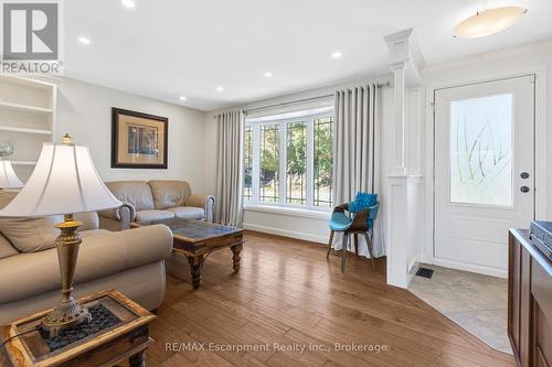 35 Tanager Drive, Tillsonburg, ON - Indoor Photo Showing Living Room