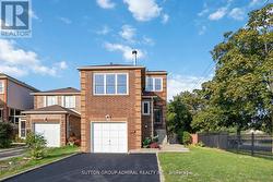 12 TILBURN PLACE  Toronto, ON M1N 4B6