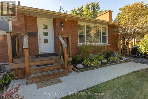 11 BROOKDALE AVENUE  St. Catharines (Oakdale), ON L2T 2T2