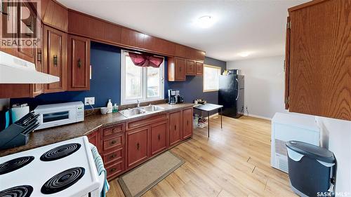 2130 Atkinson Street, Regina, SK - Indoor Photo Showing Kitchen With Double Sink
