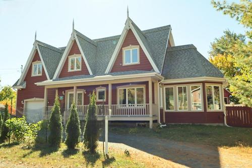 920 Rue du Boisé  Sainte-Adèle, QC J8B 1L2