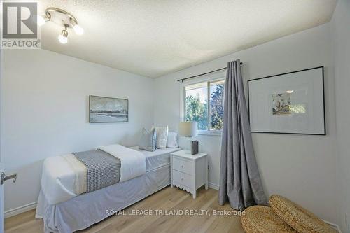 122 Golfdale Crescent, London South (South Q), ON - Indoor Photo Showing Bedroom