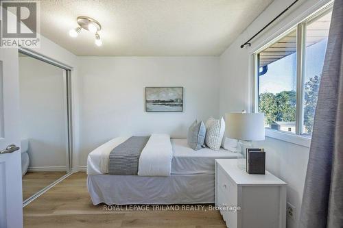 122 Golfdale Crescent, London South (South Q), ON - Indoor Photo Showing Bedroom
