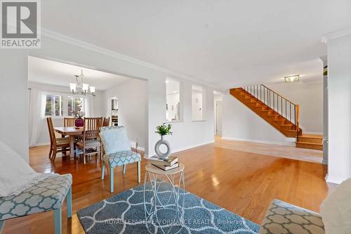 6345 Mattice Avenue N, Ottawa, ON - Indoor Photo Showing Living Room