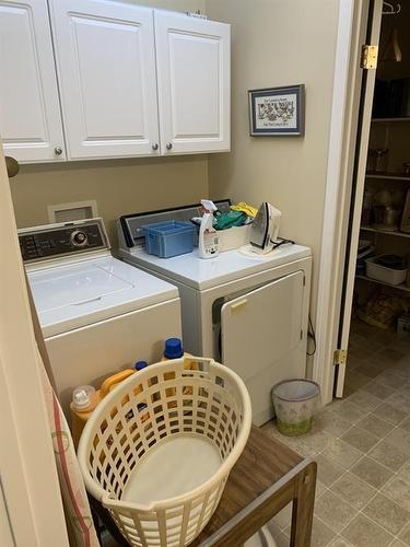 3815 Vanhorne Avenue, Brandon, MB - Indoor Photo Showing Laundry Room