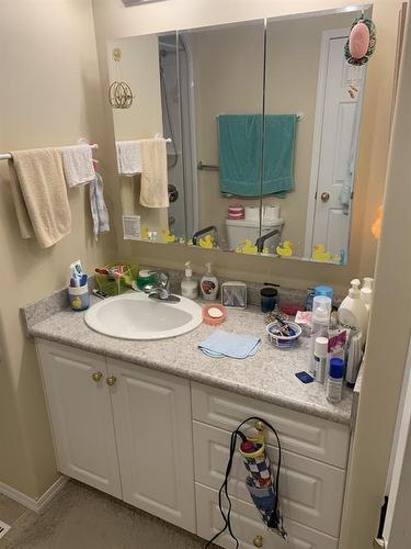 3815 Vanhorne Avenue, Brandon, MB - Indoor Photo Showing Bathroom