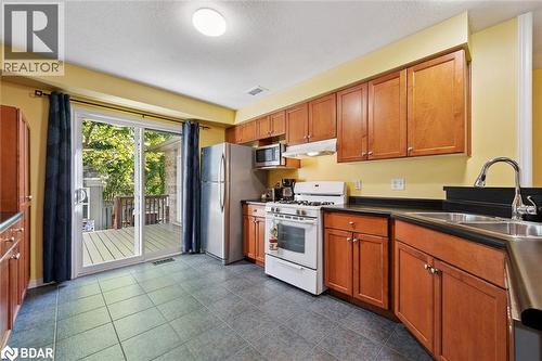 37 Shackleton Dr, Guelph, ON - Indoor Photo Showing Kitchen With Double Sink