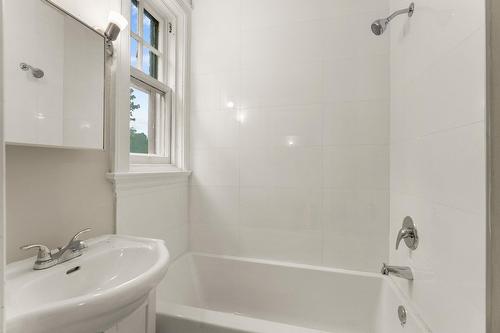 Bathroom - 8-644 Rue Prospect, Sherbrooke (Les Nations), QC - Indoor Photo Showing Bathroom