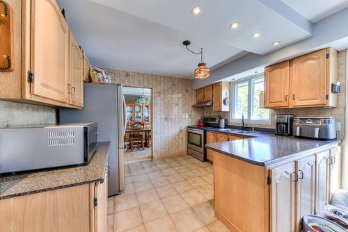 Cuisine - 20 Rue Réginald-Brown, Kirkland, QC - Indoor Photo Showing Kitchen With Double Sink