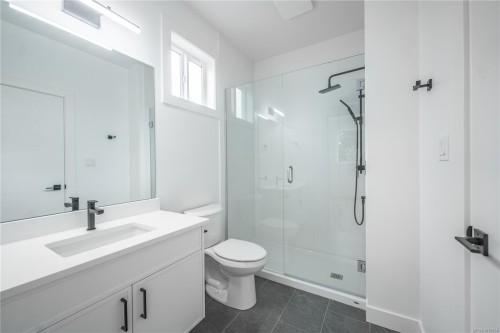 110 Plante Cres, Lake Cowichan, BC - Indoor Photo Showing Bathroom