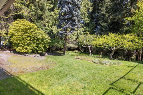 651 Belyea Rd, Qualicum Beach, BC 