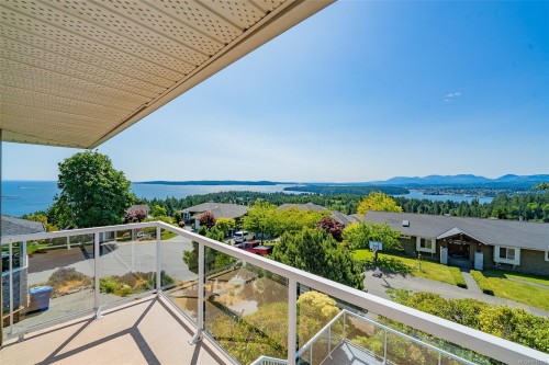 3689 Glen Oaks Dr, Nanaimo, BC 