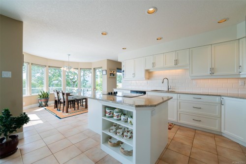 3689 Glen Oaks Dr, Nanaimo, BC 