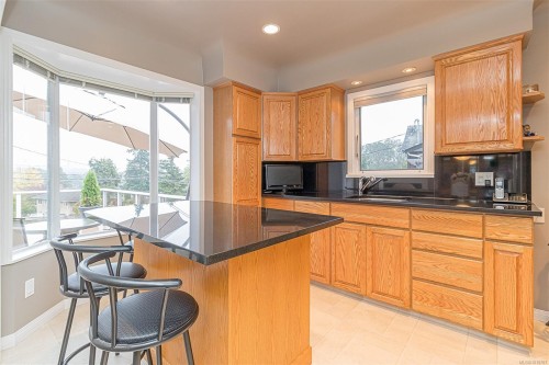 3572 Cedar Hill Rd, Saanich, BC 