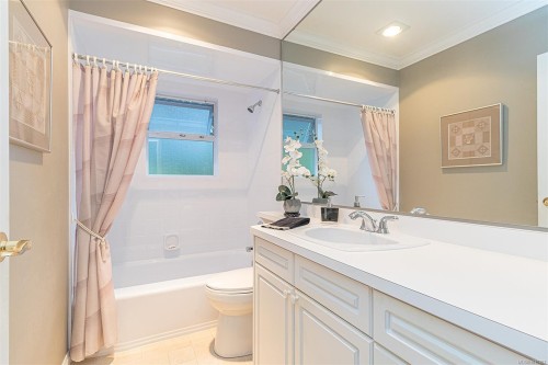 3572 Cedar Hill Rd, Saanich, BC 