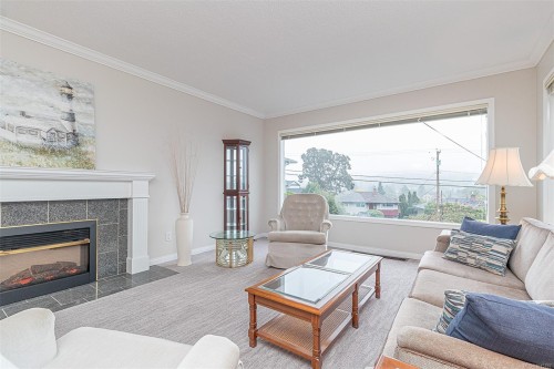 3572 Cedar Hill Rd, Saanich, BC 