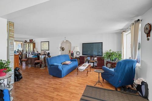 Living room - 6 Ch. Guilbeault, Gracefield, QC - Indoor Photo Showing Living Room