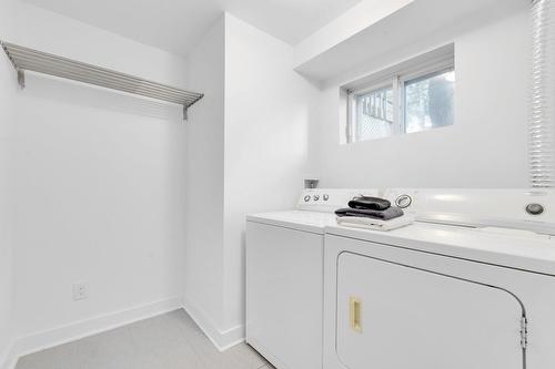 Salle de lavage - 1680 Rue Paquin, Terrebonne (Terrebonne), QC - Indoor Photo Showing Laundry Room
