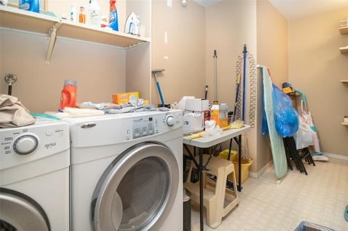 115A-1045 Sutherland Avenue, Kelowna, BC - Indoor Photo Showing Laundry Room