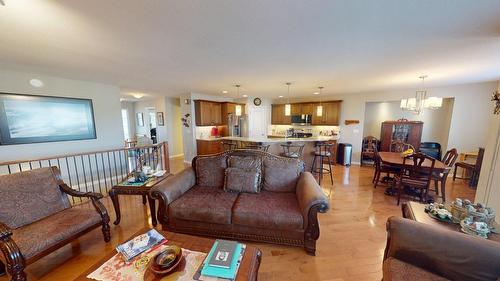 50-1401 30Th Avenue, Cranbrook, BC - Indoor Photo Showing Living Room