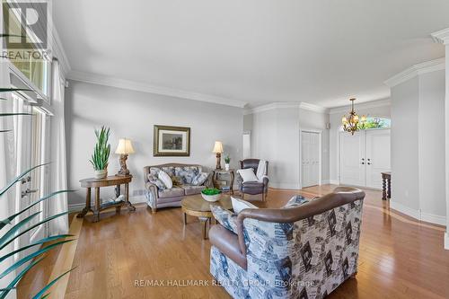 3285 Front Road S, East Hawkesbury, ON - Indoor Photo Showing Living Room