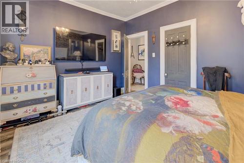 32 Ellen Street E, Kitchener, ON - Indoor Photo Showing Bedroom