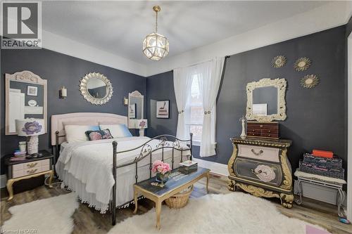 32 Ellen Street E, Kitchener, ON - Indoor Photo Showing Bedroom
