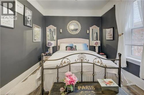 32 Ellen Street E, Kitchener, ON - Indoor Photo Showing Bedroom