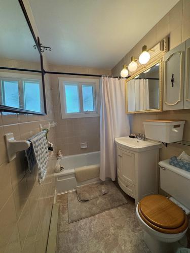 Bathroom - 831 Rue Doucet, Sept-Îles, QC - Indoor Photo Showing Bathroom