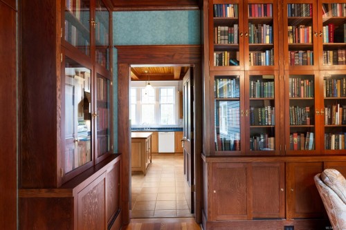 1175 Wain Rd, North Saanich, BC 