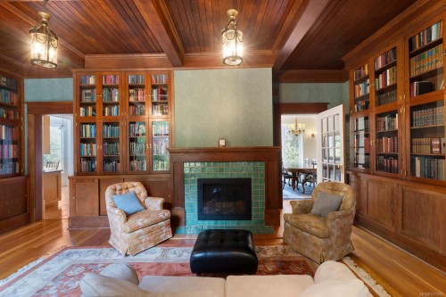 1175 Wain Rd, North Saanich, BC 