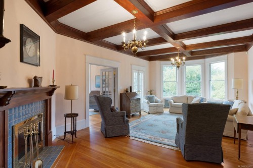 1175 Wain Rd, North Saanich, BC 