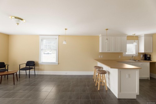 1175 Wain Rd, North Saanich, BC 