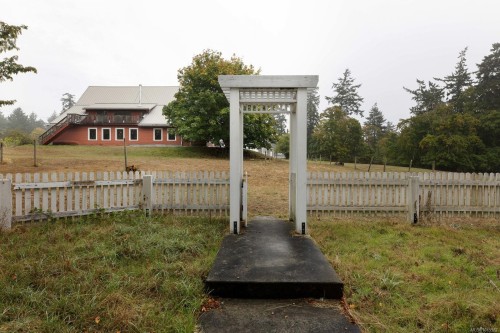 1175 Wain Rd, North Saanich, BC 