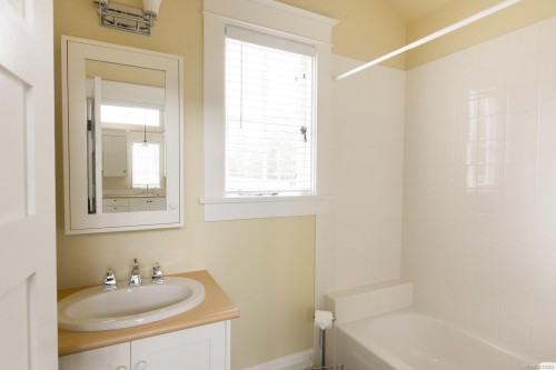 1175 Wain Rd, North Saanich, BC 