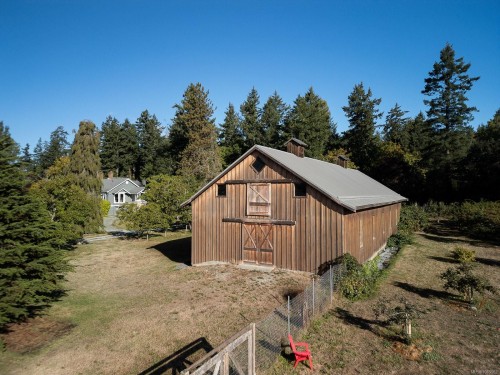 1175 Wain Rd, North Saanich, BC 
