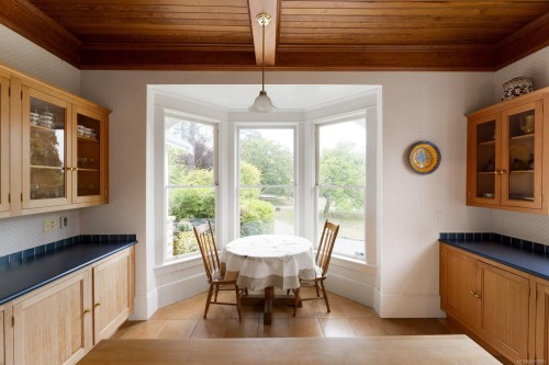 1175 Wain Rd, North Saanich, BC 